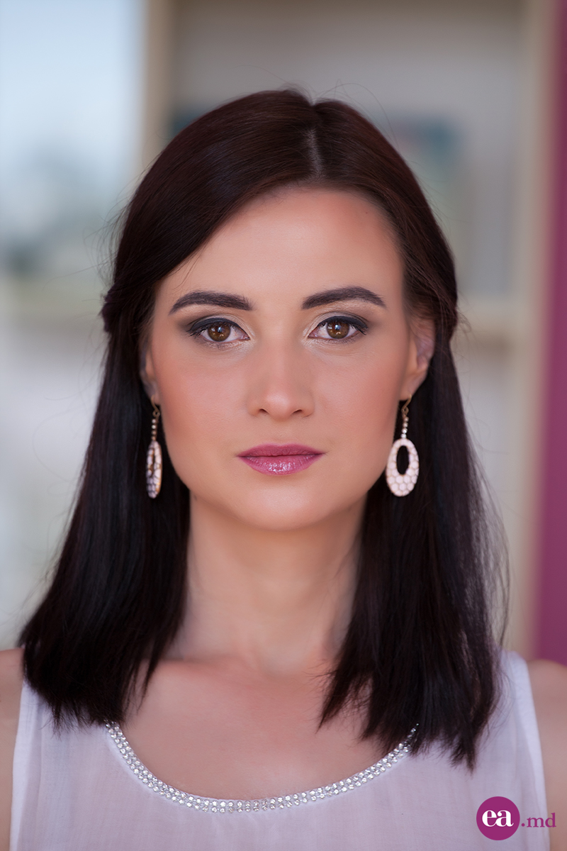 Avon și Olga Manciu Ne învață Să Realizăm Un Machiaj De Mireasă în