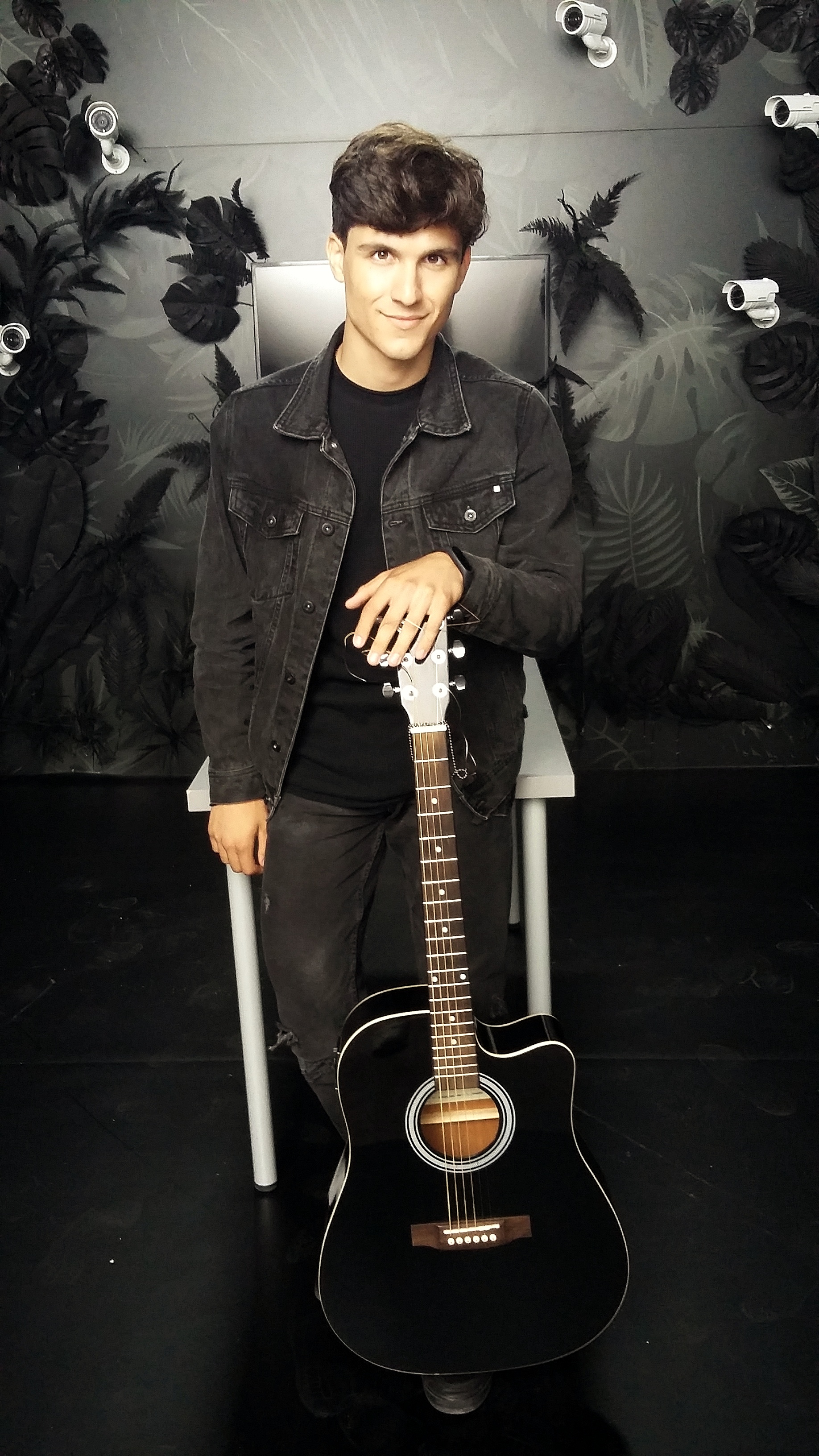 Detalii inedite din vacanțele interpretului Mark Stam „Facem parkour