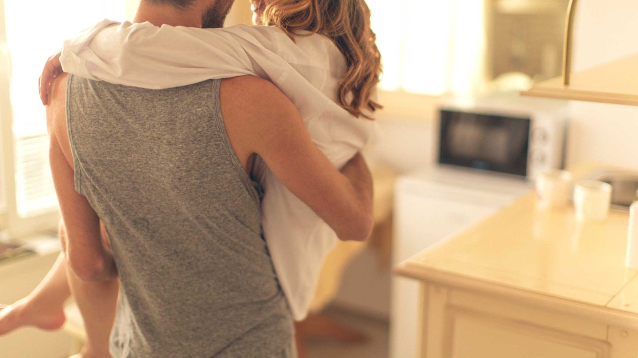 găsește întâlnire sexuală fată inteligentă datând un tip prost