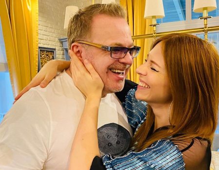 Xotiningizning kozini yalang Uy qurilishi uchun foto