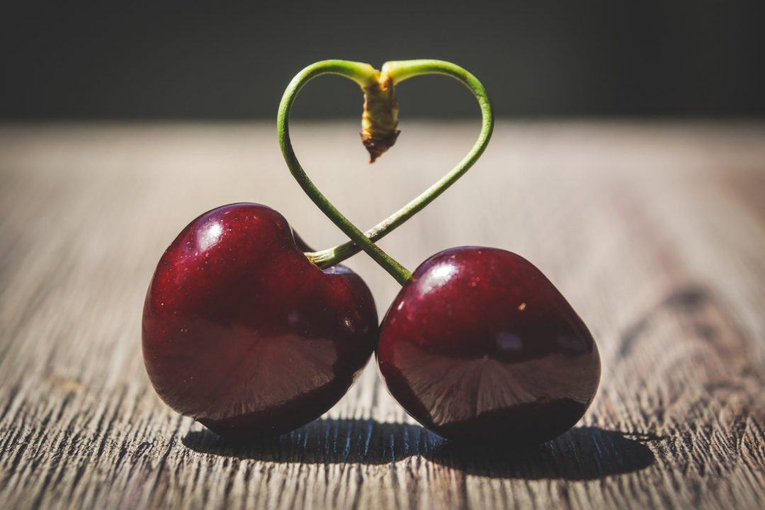 Este posibil să mâncați cireșe dulci în timp ce pierdeți în greutate?