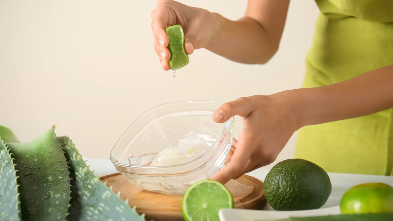 Cum foloseti aloe vera n rutina de ngrijire: Mti naturale pentru  acnee, pete pigmentare i ten uscat - ea.md