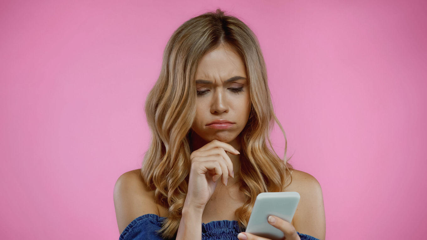 De ce nu te sună? Află greșelile și cum să schimbi situația